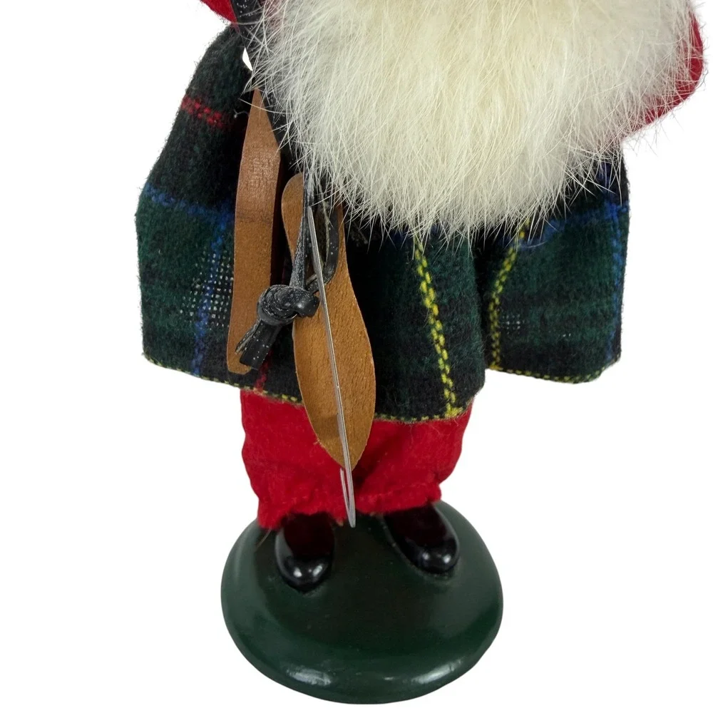Byers Choice Caroler 1995 Girl with Skates and Muff Red Felt Plaid Skirt 10
